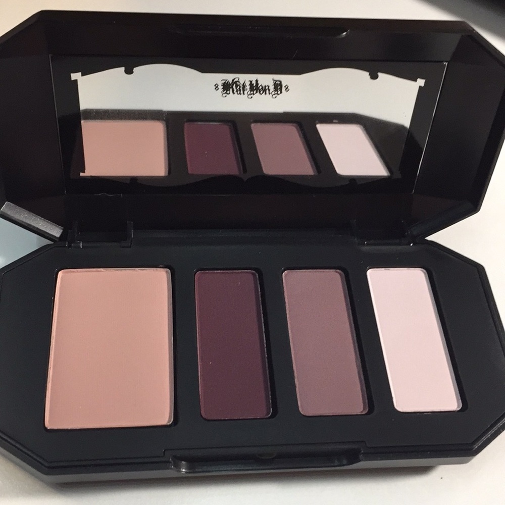 👁Kat Von D Shade and Light Quad